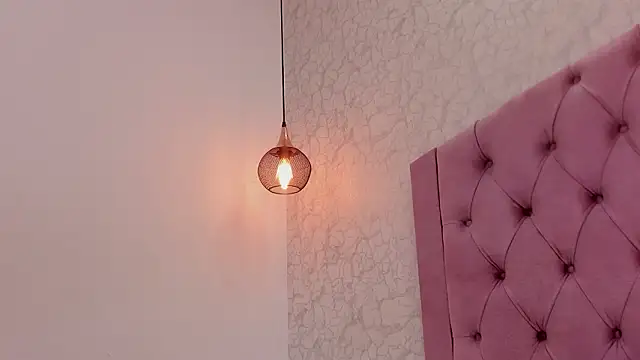 Snapshot of saraa_joness_ chatting on 21, 3, 2026 saraa joness online show from 21, 3, 2026