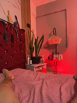 MILU-XXX online show from 15, 3, 2026