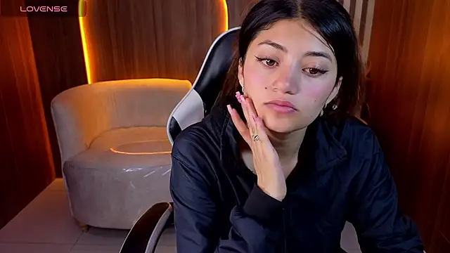 Lia queen tx online show from 12, 5, 2026