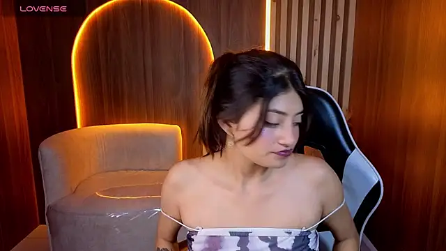 Lia queen tx online show from 16, 5, 2026