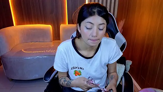 Lia queen tx online show from 10, 6, 2026
