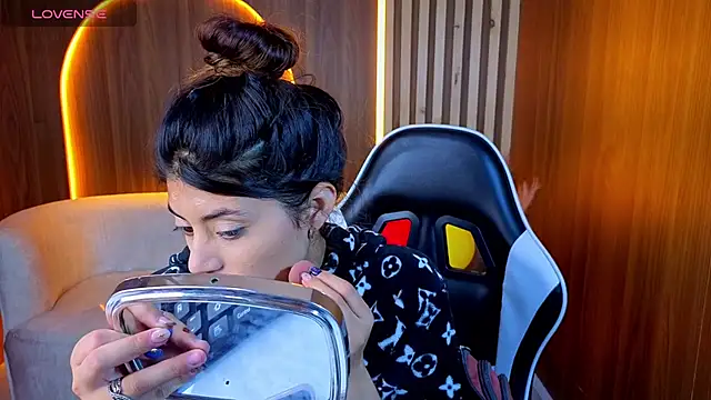 Lia queen tx online show from 14, 7, 2026