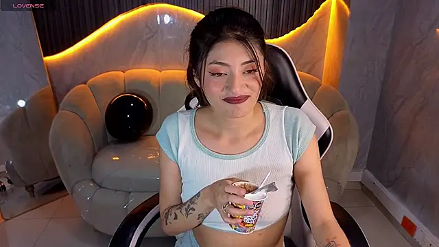 Lia queen tx online show from 7, 8, 2026