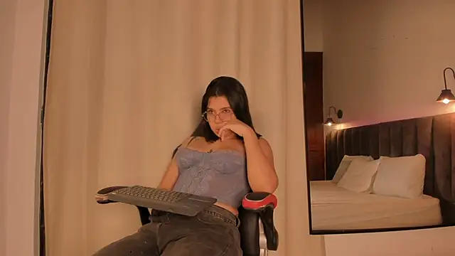 Snapshot of selena__smith1 chatting on 14, 3, 2026 selena smith1 online show from 14, 3, 2026