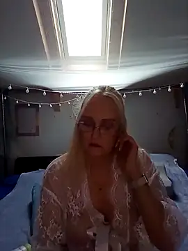 Snapshot of roxy_74 chatting on 13, 3, 2026 roxy 74 online show from 13, 3, 2026