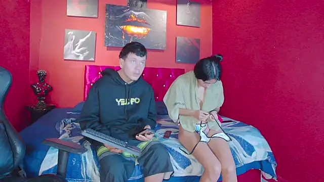 Chloe MagnusKnight  online show from 16, 3, 2026