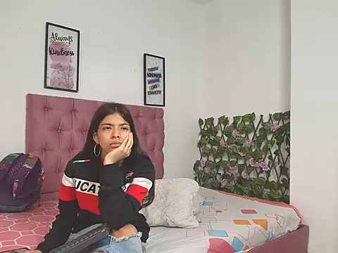 Sweet Scarlett  online show from 6, 5, 2026