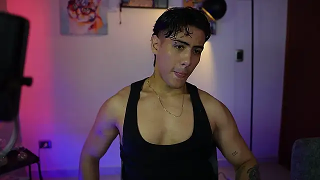 Snapshot of Tayler_Cross_ chatting on 19, 3, 2026 Tayler Cross online show from 19, 3, 2026