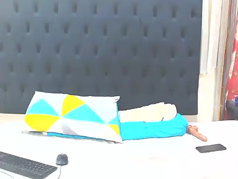 Dark Slim Thick online show from 16, 3, 2026