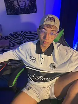 Snapshot of alejito_jeje chatting on 21, 3, 2026 alejito jeje online show from 21, 3, 2026