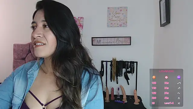 Snapshot of violeta_scott chatting on 5, 8, 2026 violeta scott online show from 5, 8, 2026