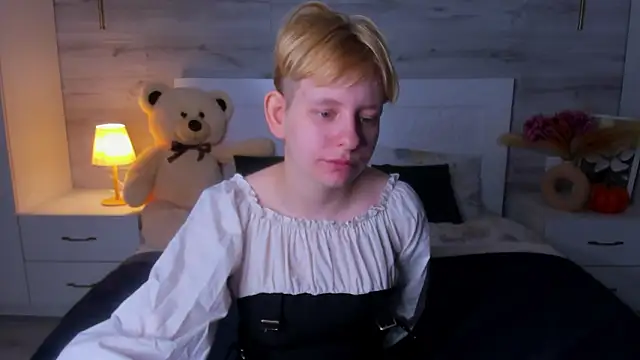 Snapshot of EloraBlu chatting on 17, 3, 2026 EloraBlu online show from 17, 3, 2026