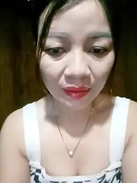 Yiyi102300 online show from 14, 6, 2026