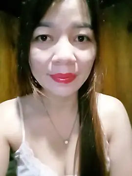 Yiyi102300 online show from 15, 6, 2026
