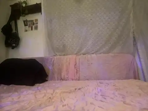 Snapshot of luckydick333 chatting on 9, 4, 2026 luckydick333 online show from 9, 4, 2026