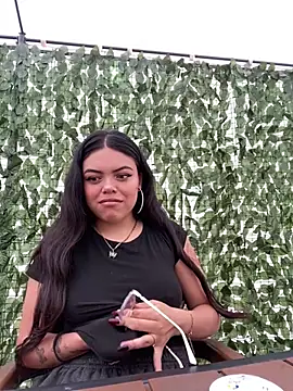 Valentine pink online show from 24, 3, 2026