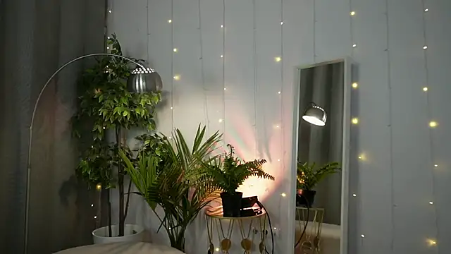 MsKionny online show from 7, 4, 2026