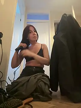petitehotwife4u online show from 11, 4, 2026