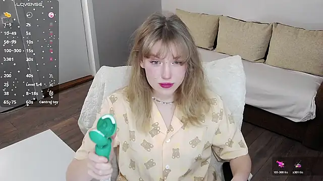 Snapshot of HeyHoneyHru chatting on 22, 3, 2026 HeyHoneyHru online show from 22, 3, 2026