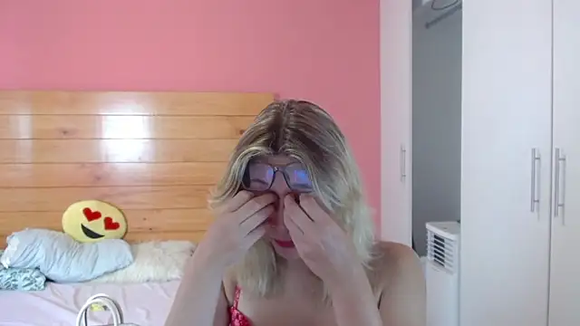 Dulce Victoria  online show from 21, 3, 2026