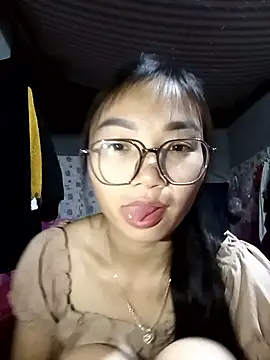 Snapshot of emmasexy2k chatting on 3, 4, 2026 emmasexy2k online show from 3, 4, 2026