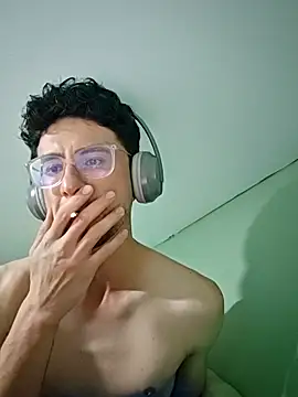 Snapshot of lord_ema_xvii chatting on 18, 3, 2026 lord ema xvii online show from 18, 3, 2026