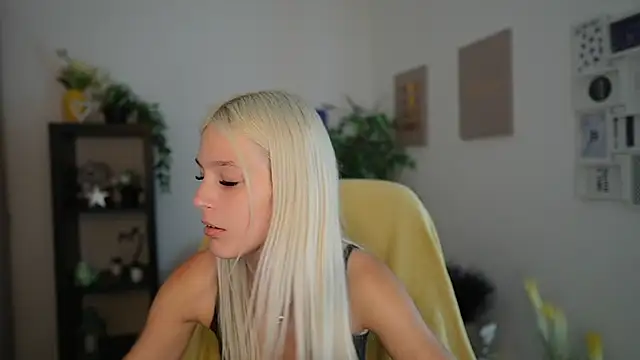 Luna Grace18 online show from 13, 7, 2026