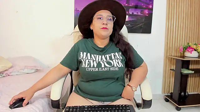 Reina Mia1 online show from 30, 4, 2026