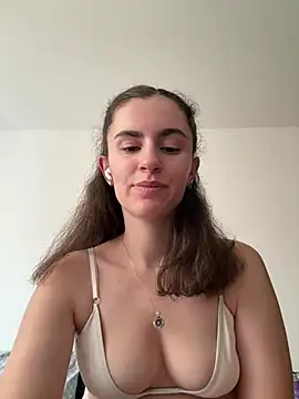 Snapshot of starlight_mo chatting on 12, 7, 2026 starlight mo online show from 12, 7, 2026