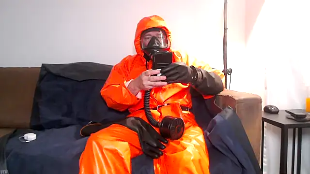 latexslaveboy online show from 14, 6, 2026