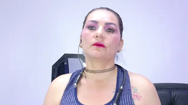 Scarlet Hiit online show from 4, 6, 2026