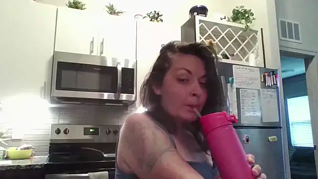 tinyassbossymilf online show from 1, 7, 2026