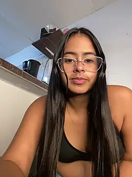 lucirganaxxx online show from 29, 3, 2026