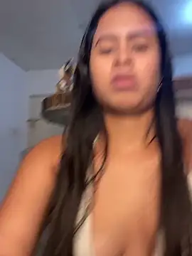 lucirganaxxx online show from 23, 4, 2026