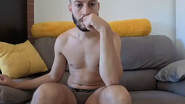 AmicisegretiITA online show from 8, 7, 2026