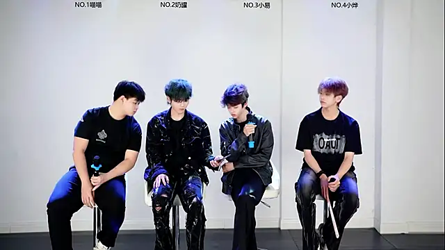 Snapshot of handsomeboy-002 chatting on 18, 3, 2026 handsomeboy-002 online show from 18, 3, 2026