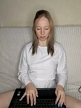 Snapshot of TeaseMeLily chatting on 23, 3, 2026 TeaseMeLily online show from 23, 3, 2026