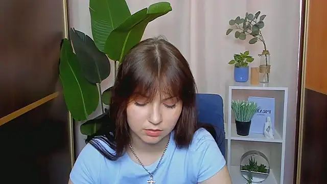 Snapshot of IzolaHirai chatting on 19, 3, 2026 IzolaHirai online show from 19, 3, 2026