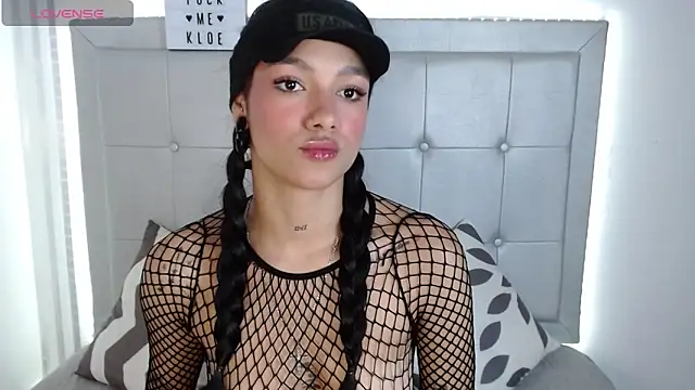 Kloe  watson online show from 5, 5, 2026