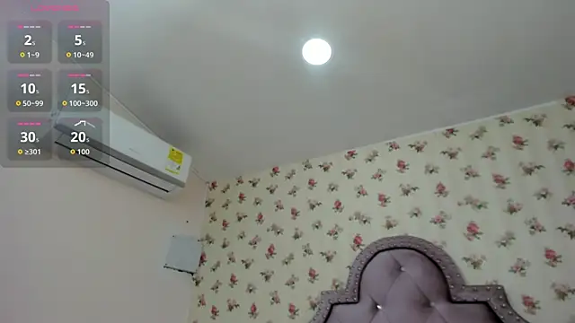 Snapshot of crystal_watson0 chatting on 20, 5, 2026 crystal watson0 online show from 20, 5, 2026