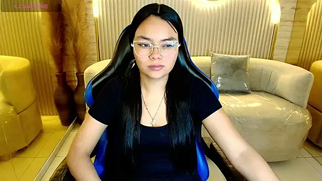 Snapshot of Aisha_Leenss_r chatting on 22, 3, 2026 Aisha Leenss r online show from 22, 3, 2026