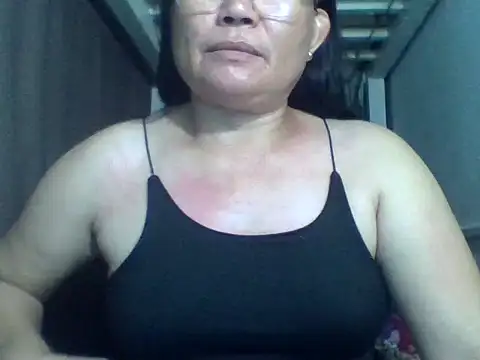 Snapshot of Singlemom_of2 chatting on 24, 4, 2026 Singlemom of2 online show from 24, 4, 2026
