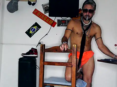 freddymdq100 online show from 12, 4, 2026
