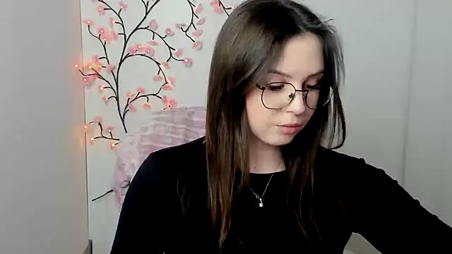 Nika nik a online show from 23, 3, 2026