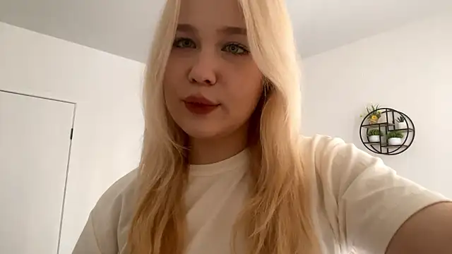 FreyaLoveLove online show from 19, 3, 2026