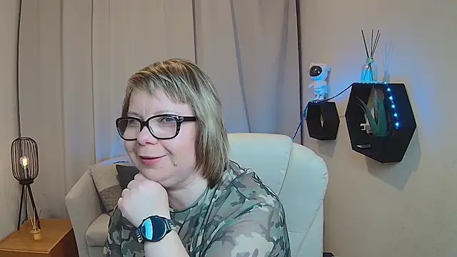 BonnnyBoobsy online show from 5, 5, 2026