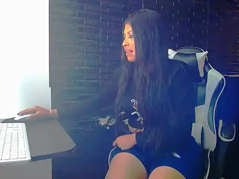 AuroraVelvet online show from 22, 3, 2026