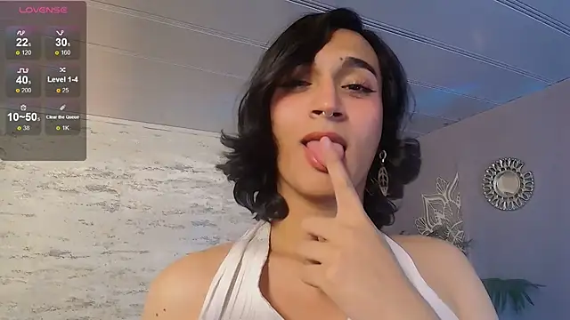 Zoee Kiss  online show from 11, 5, 2026