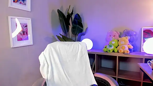 Snapshot of _EmilyRouge_ chatting on 23, 3, 2026 EmilyRouge online show from 23, 3, 2026