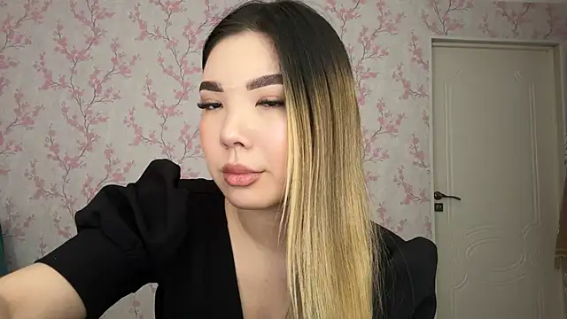 Louise Kiss  online show from 24, 3, 2026